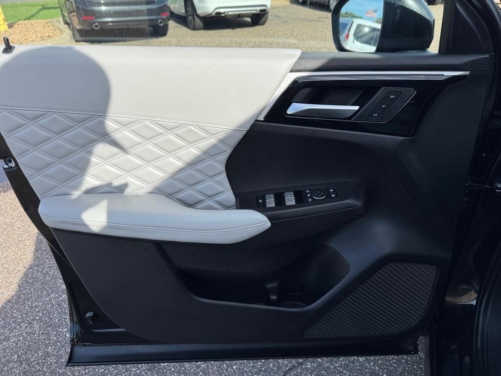 Mitsubishi Outlander PHEV SEL S-AWC 2023