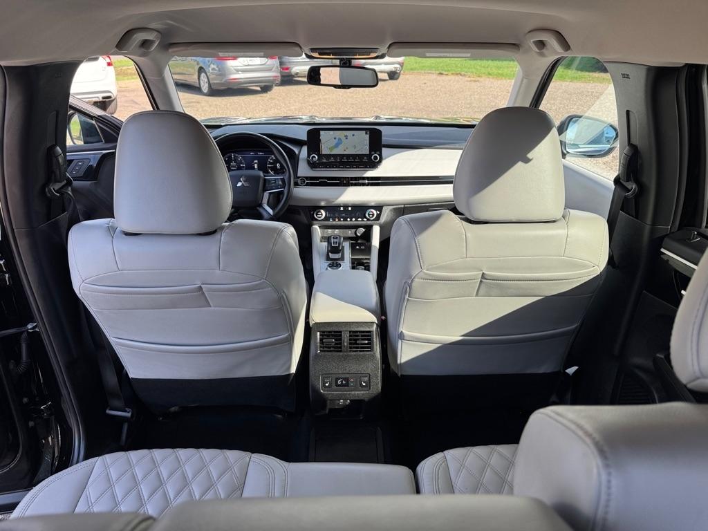 Mitsubishi Outlander PHEV SEL S-AWC 2023