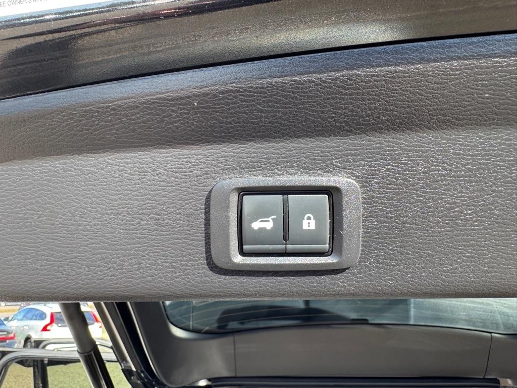 Mitsubishi Outlander PHEV SEL S-AWC 2023
