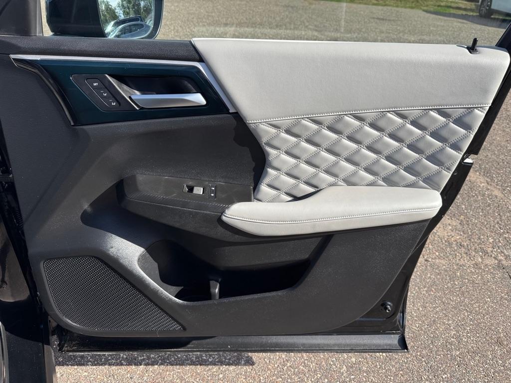 Mitsubishi Outlander PHEV SEL S-AWC 2023