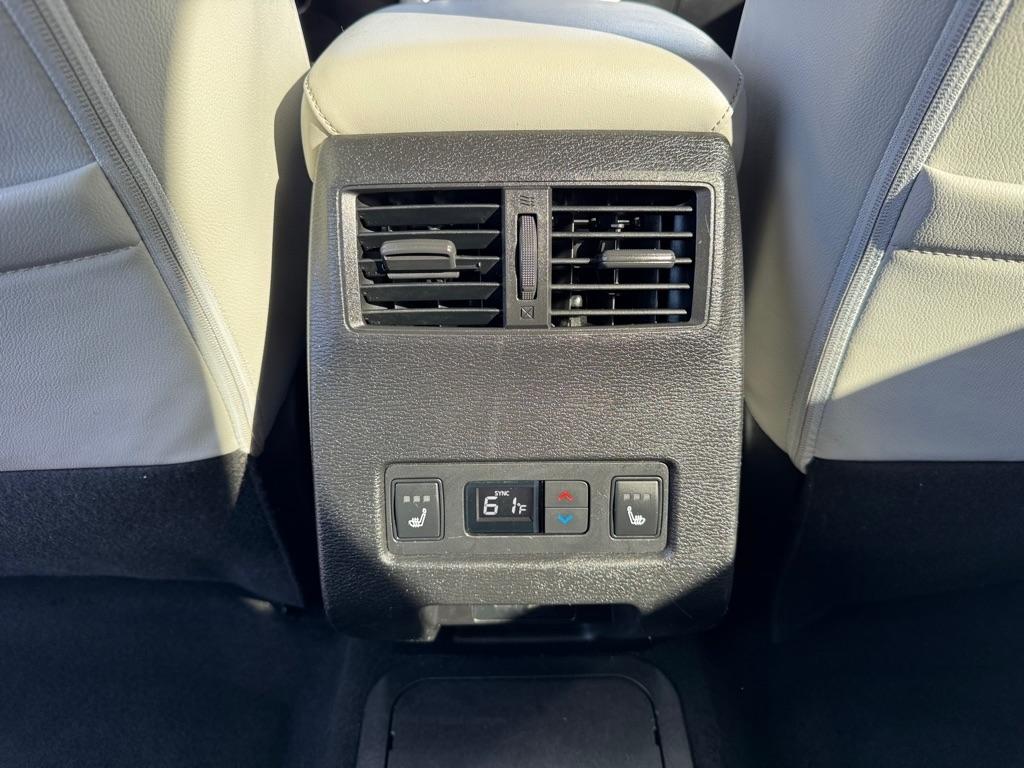 Mitsubishi Outlander PHEV SEL S-AWC 2023