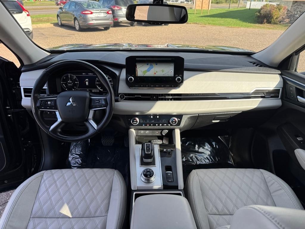 Mitsubishi Outlander PHEV SEL S-AWC 2023