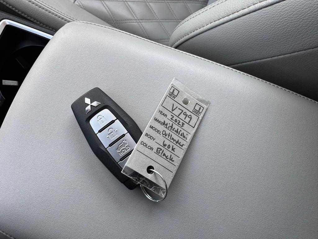Mitsubishi Outlander PHEV SEL S-AWC 2023