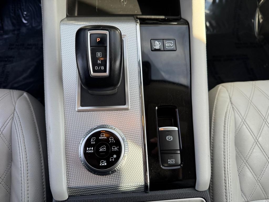 Mitsubishi Outlander PHEV SEL S-AWC 2023