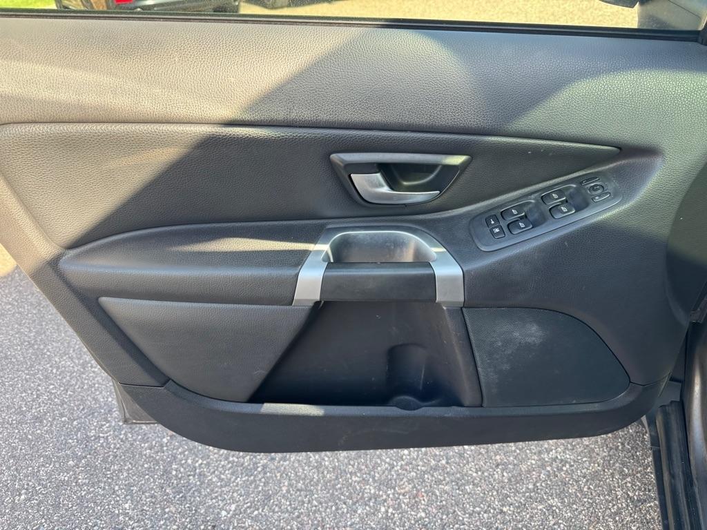 Volvo XC90 AWD 4dr I6 w/Snrf/3rd Row 2008