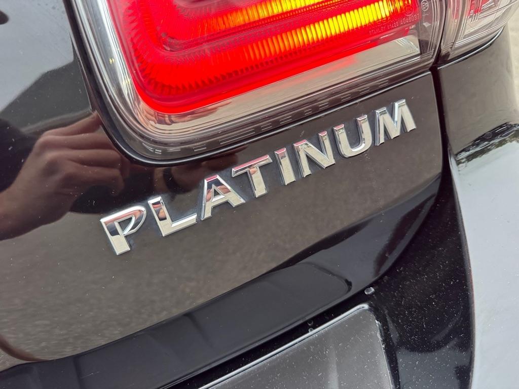 Nissan Armada 4x4 Platinum 2019