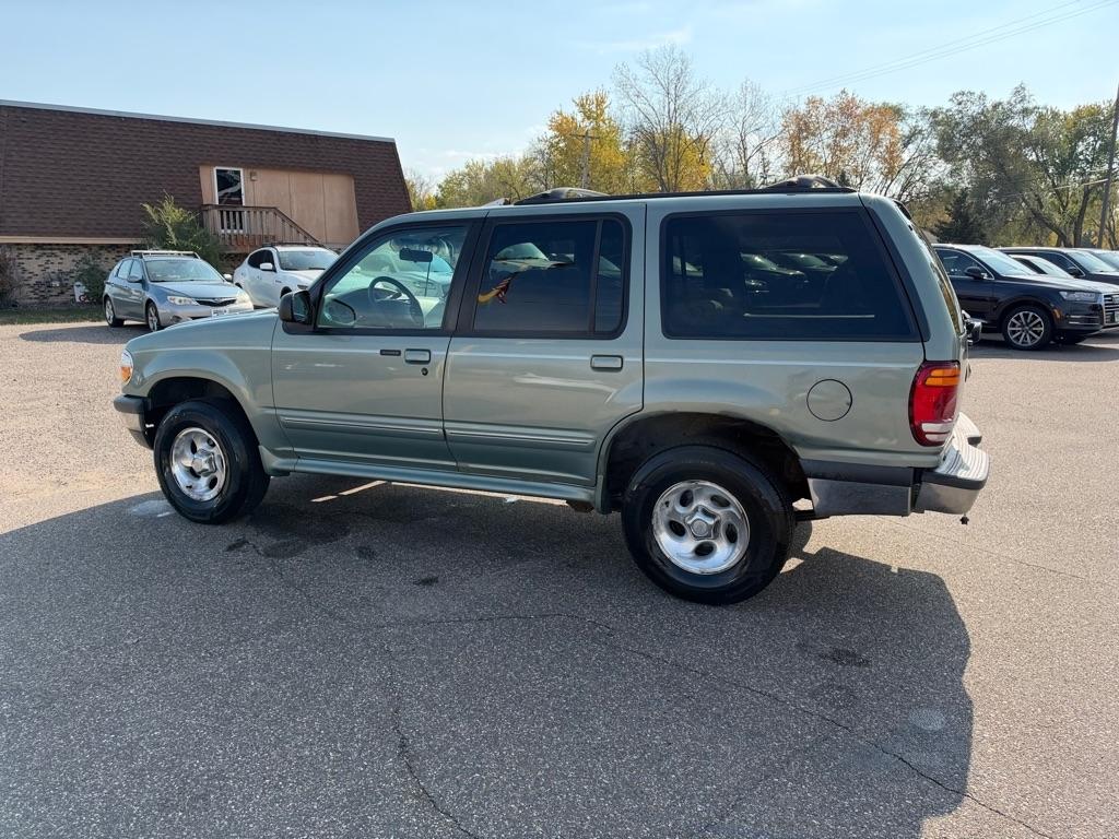 Ford Explorer XLT 4-Door 4WD 1998