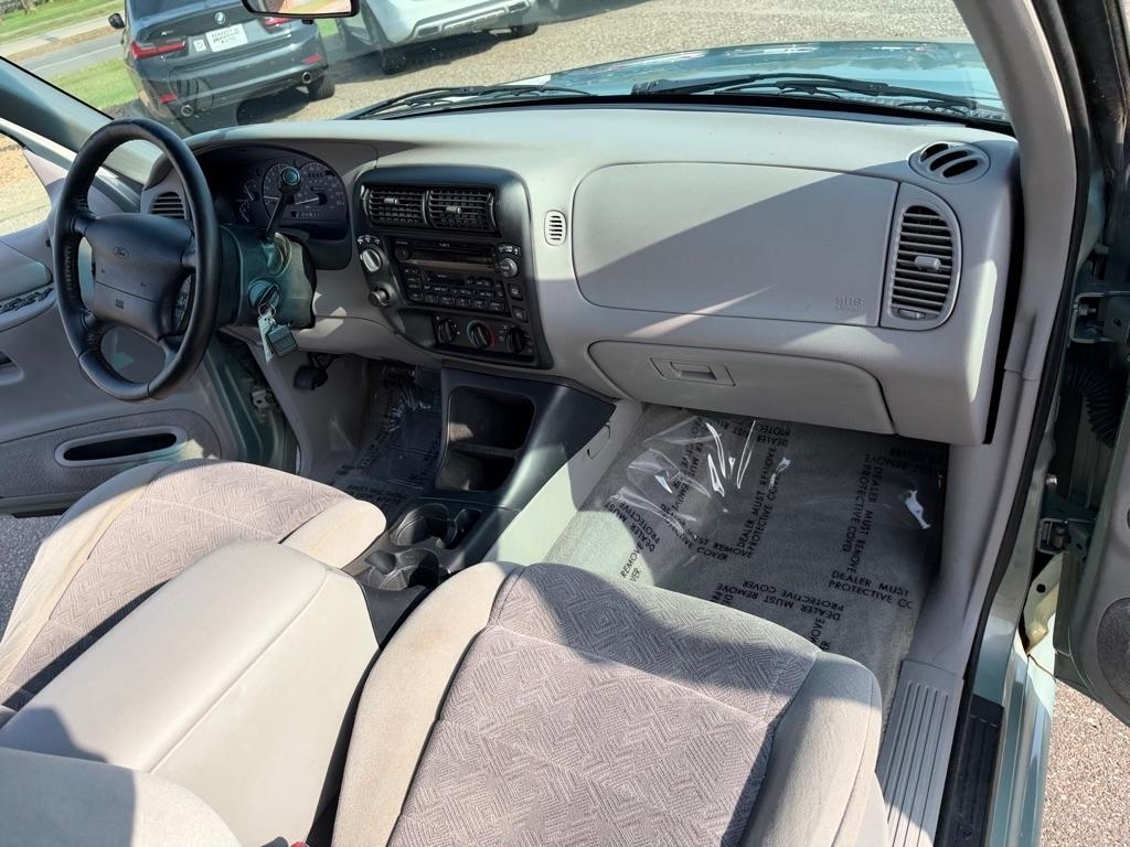 Ford Explorer XLT 4-Door 4WD 1998