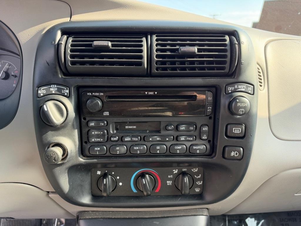 Ford Explorer XLT 4-Door 4WD 1998