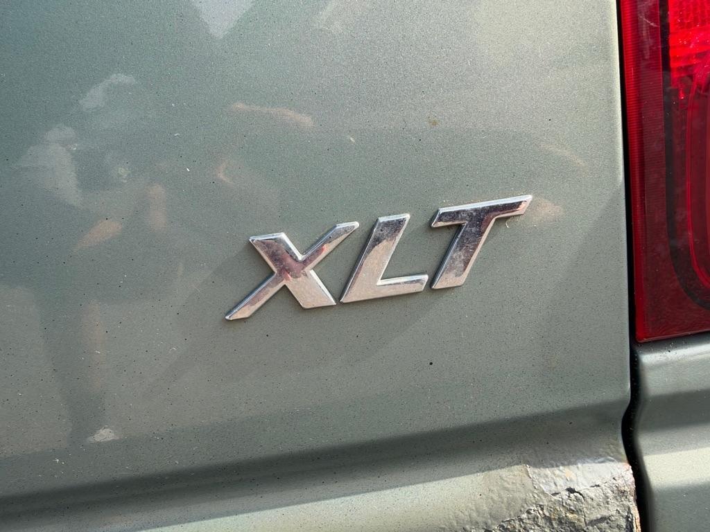 Ford Explorer XLT 4-Door 4WD 1998