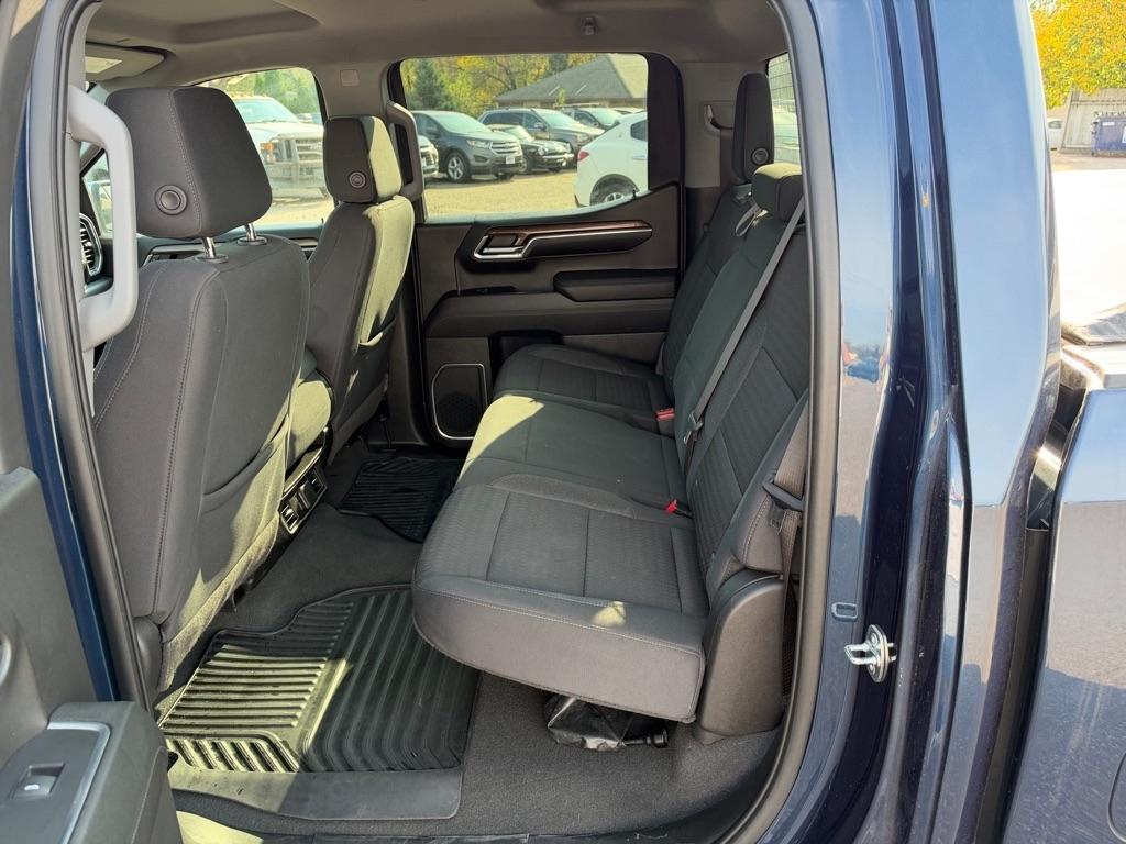 Chevrolet Silverado 1500 4WD Crew Cab 147" LT w/1LT 2023