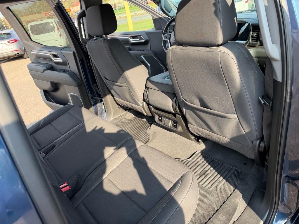 Chevrolet Silverado 1500 4WD Crew Cab 147" LT w/1LT 2023
