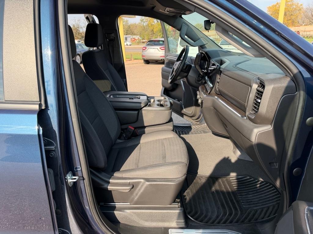 Chevrolet Silverado 1500 4WD Crew Cab 147" LT w/1LT 2023