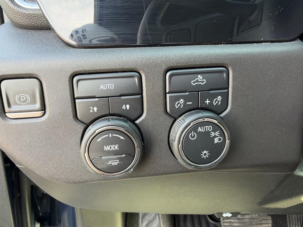 Chevrolet Silverado 1500 4WD Crew Cab 147" LT w/1LT 2023