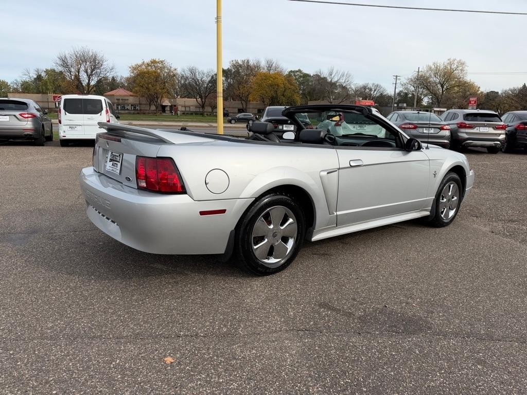 Ford Mustang 2dr Convertible 2000