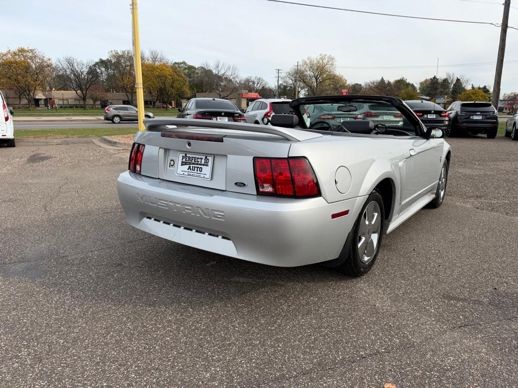 Ford Mustang 2dr Convertible 2000