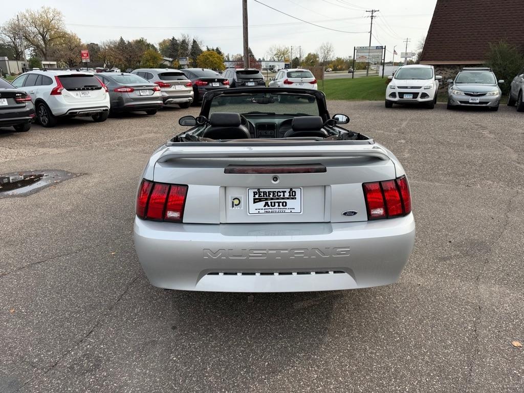 Ford Mustang 2dr Convertible 2000