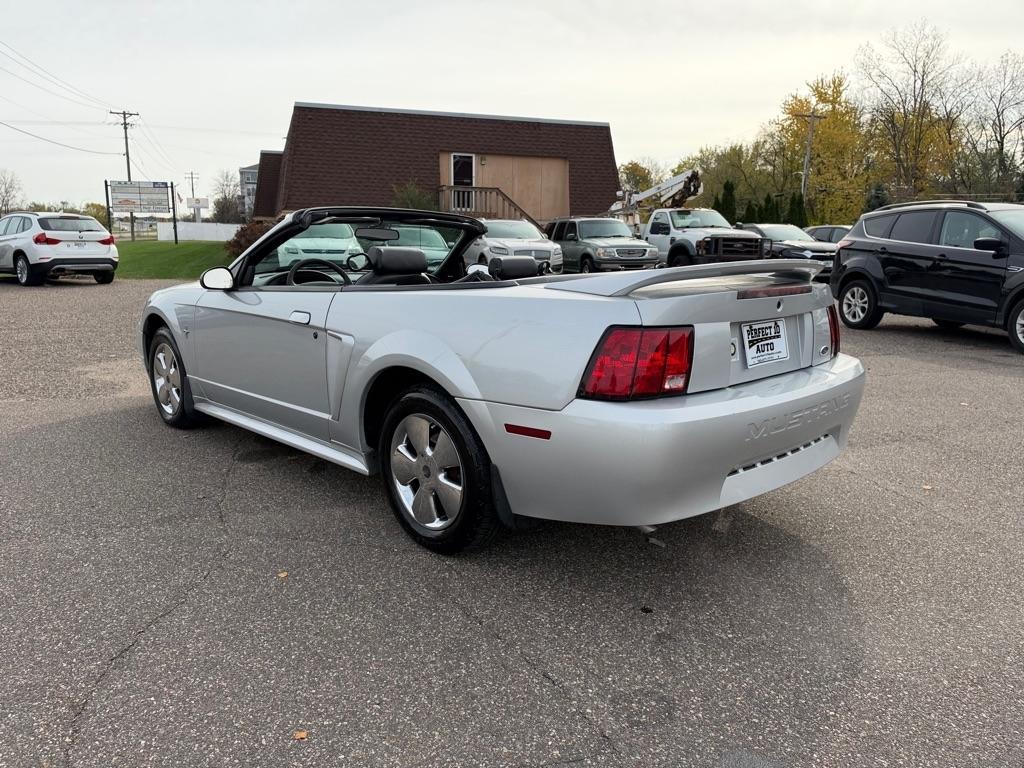 Ford Mustang 2dr Convertible 2000