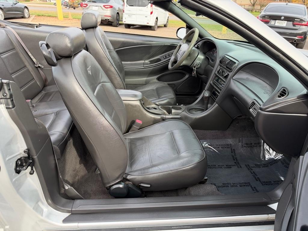 Ford Mustang 2dr Convertible 2000