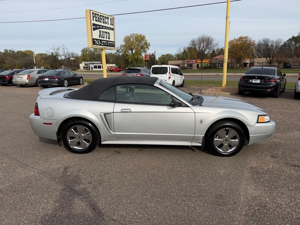 Ford Mustang 2dr Convertible 2000