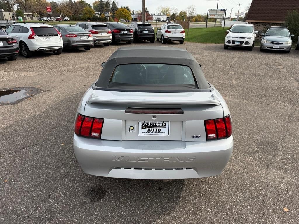 Ford Mustang 2dr Convertible 2000