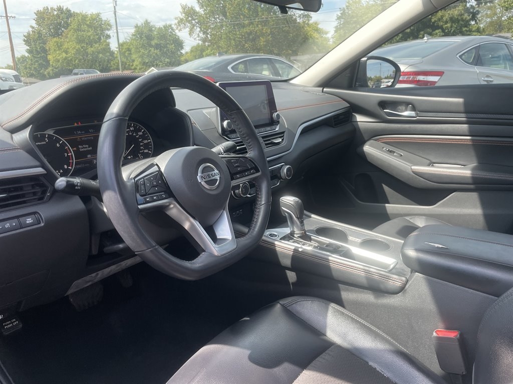 Nissan Altima 2.5 SR 2020 Nissan Altima 2.5 SR 2020