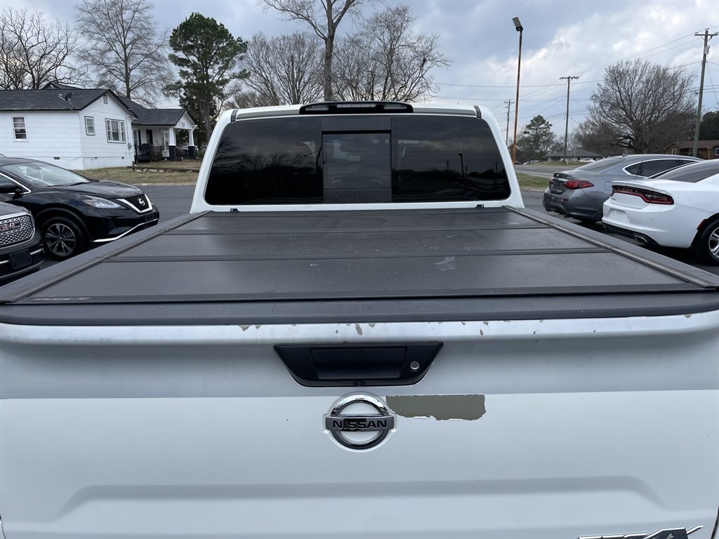 Nissan Titan PRO-4X Crew Cab 4WD 2017