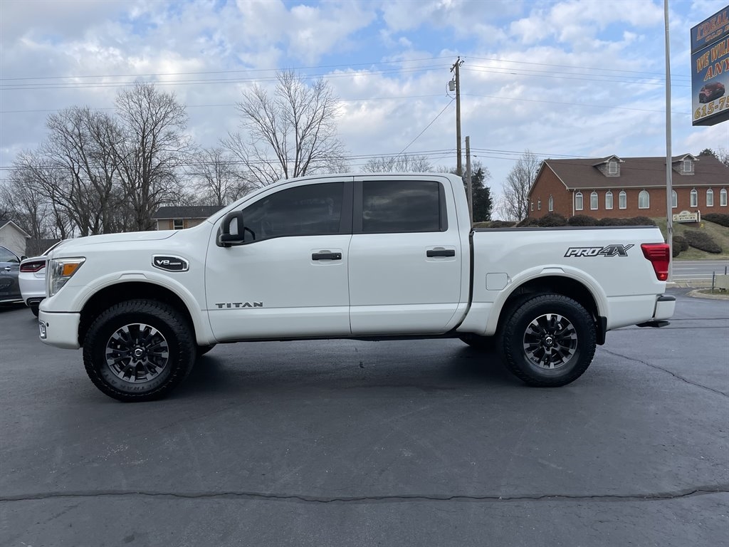 Nissan Titan PRO-4X Crew Cab 4WD 2017