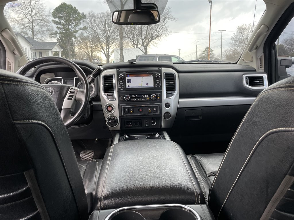 Nissan Titan PRO-4X Crew Cab 4WD 2017