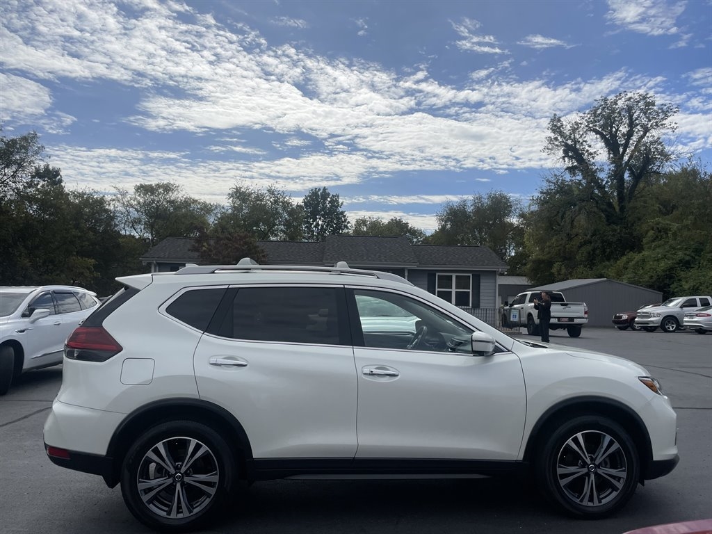 Nissan Rogue SV 2WD 2019 Nissan Rogue SV 2WD 2019