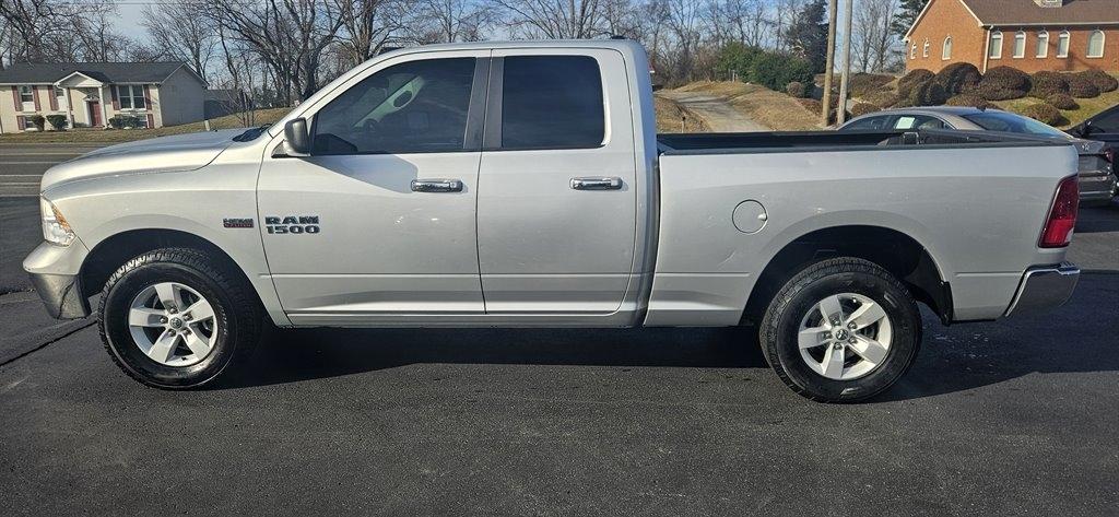 RAM 1500 SLT Quad Cab 4WD 2017