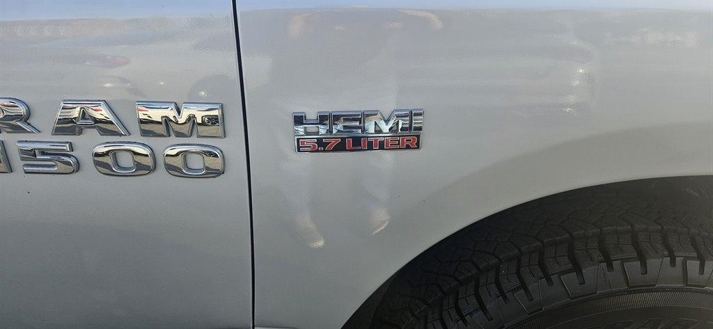 RAM 1500 SLT Quad Cab 4WD 2017