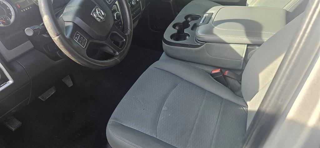 RAM 1500 SLT Quad Cab 4WD 2017