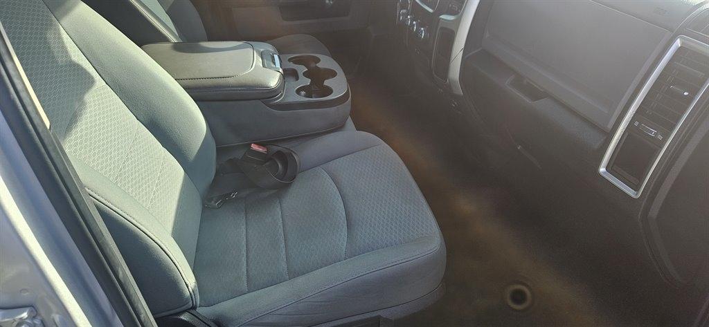 RAM 1500 SLT Quad Cab 4WD 2017