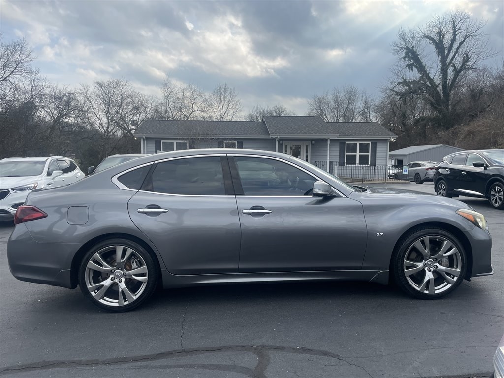 Infiniti Q70 37 2016