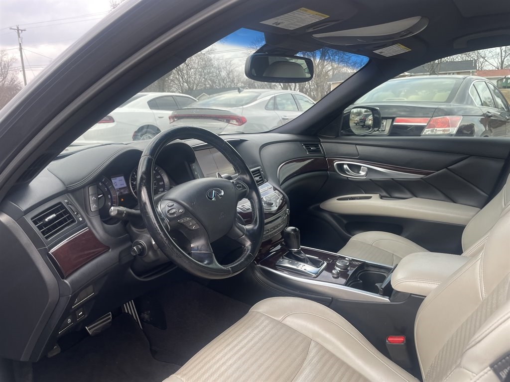 Infiniti Q70 37 2016