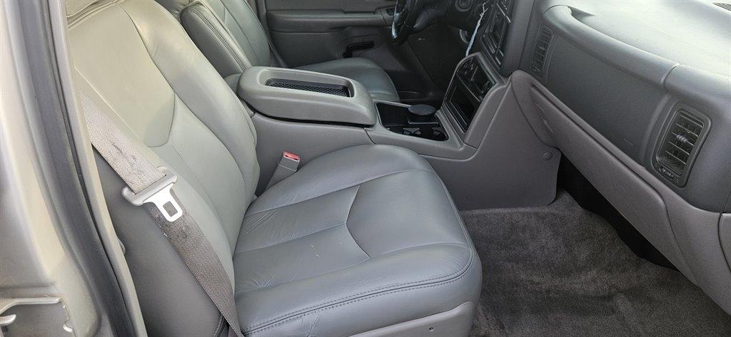 Chevrolet Tahoe 2WD 2004