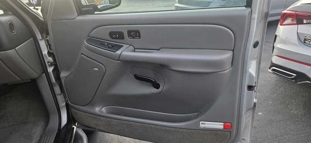 Chevrolet Tahoe 2WD 2004