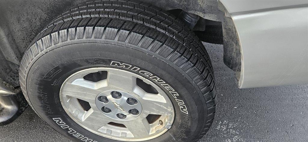 Chevrolet Tahoe 2WD 2004