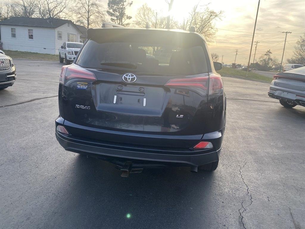 Toyota RAV4 LE FWD 2017