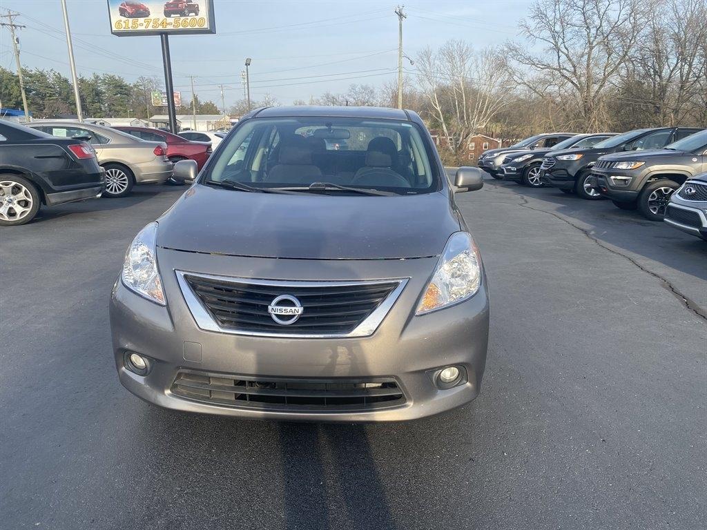 Nissan Versa  2014