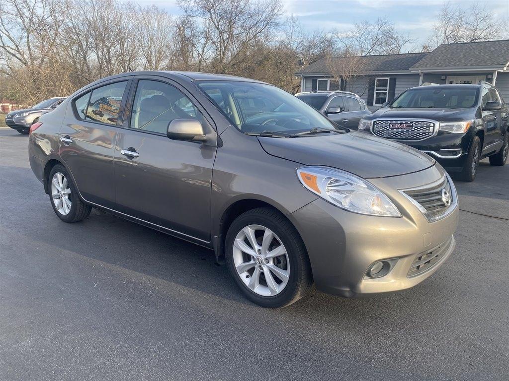 Nissan Versa  2014