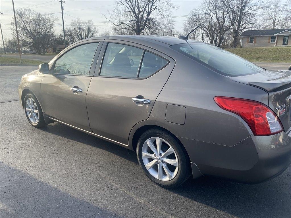 Nissan Versa  2014