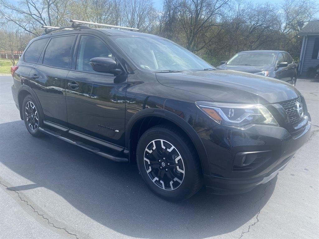 Nissan Pathfinder SV 4WD 2020