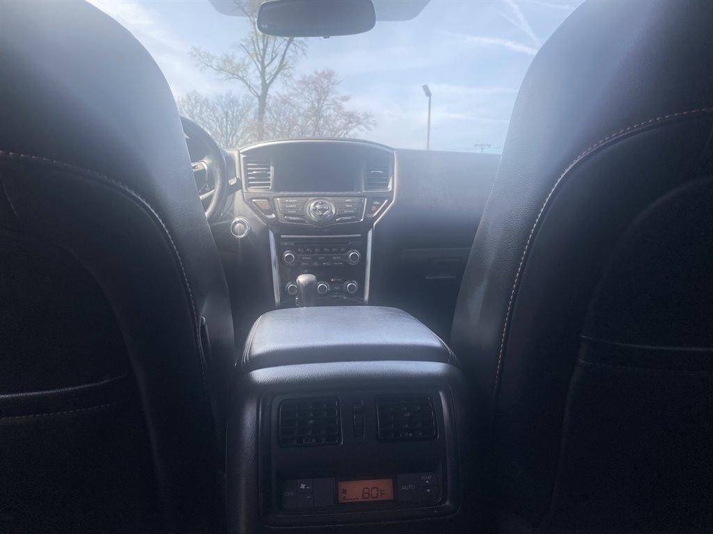 Nissan Pathfinder SV 4WD 2020