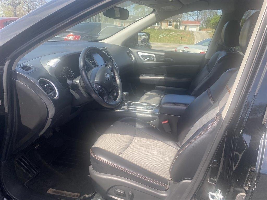 Nissan Pathfinder SV 4WD 2020