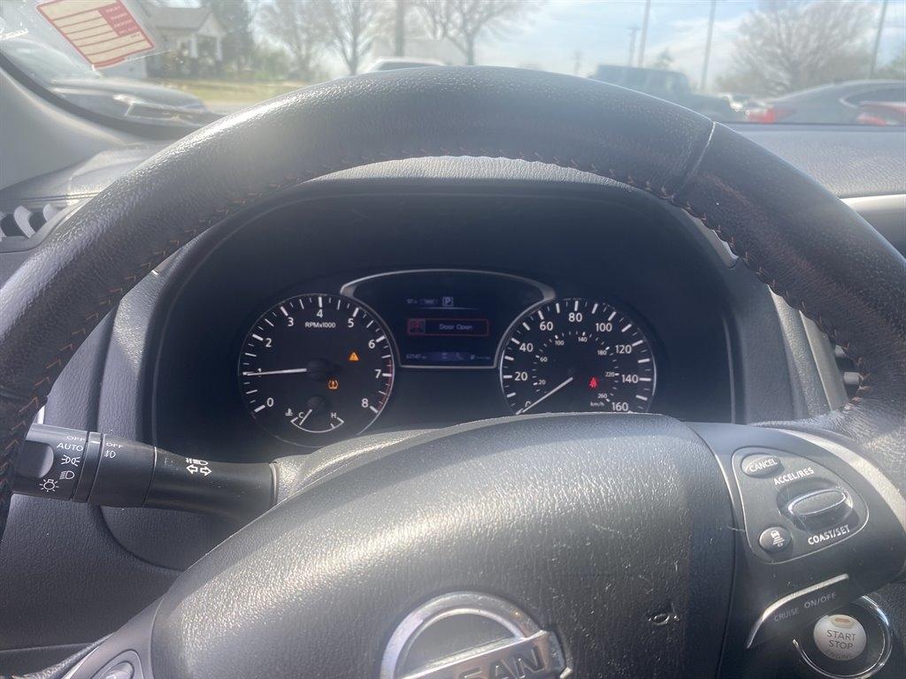 Nissan Pathfinder SV 4WD 2020