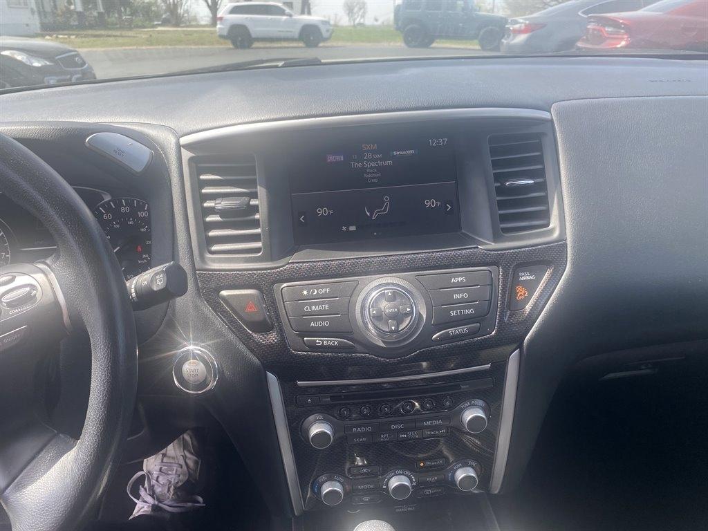 Nissan Pathfinder SV 4WD 2020