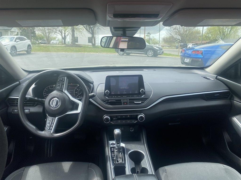 Nissan Altima 2.5 SV 2022