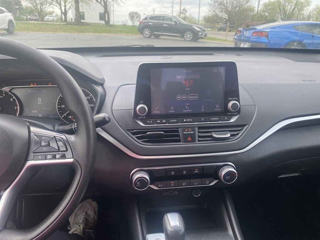 Nissan Altima 2.5 SV 2022